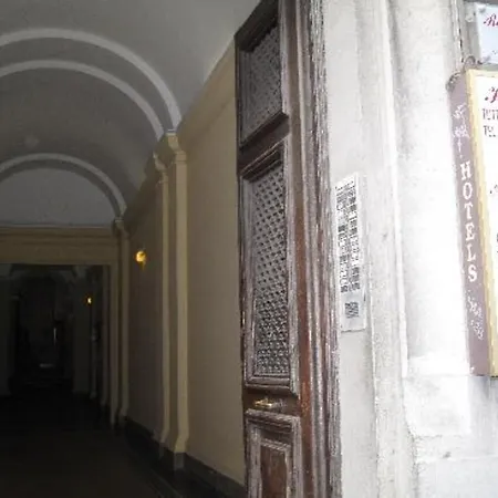 Roman Residence Konukevi 4*